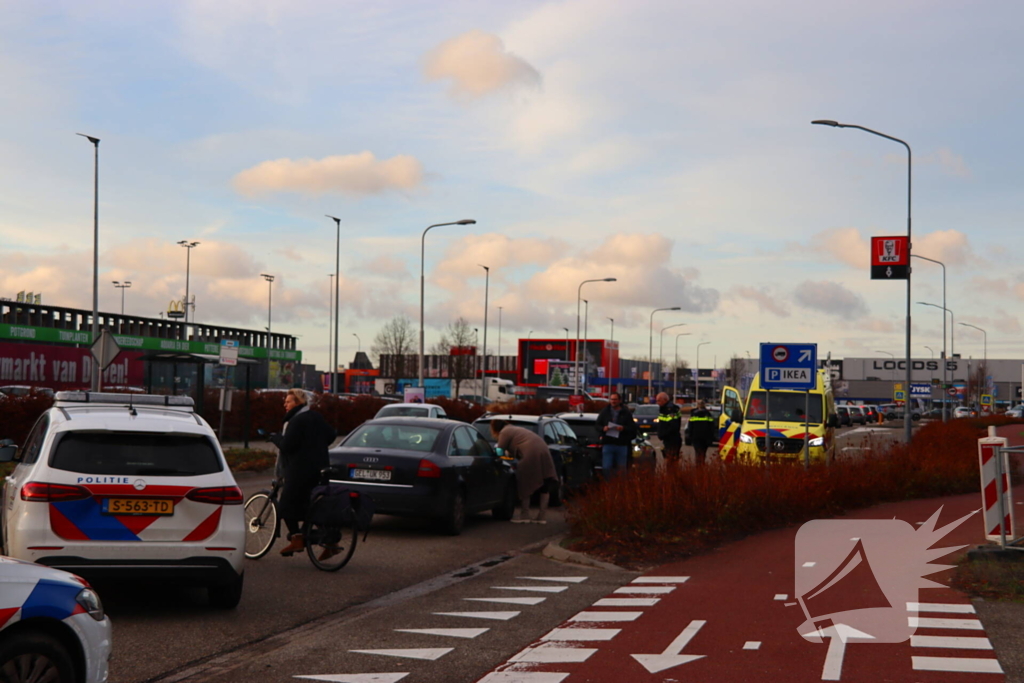 Kop-staartbotsing tussen drie voertuigen