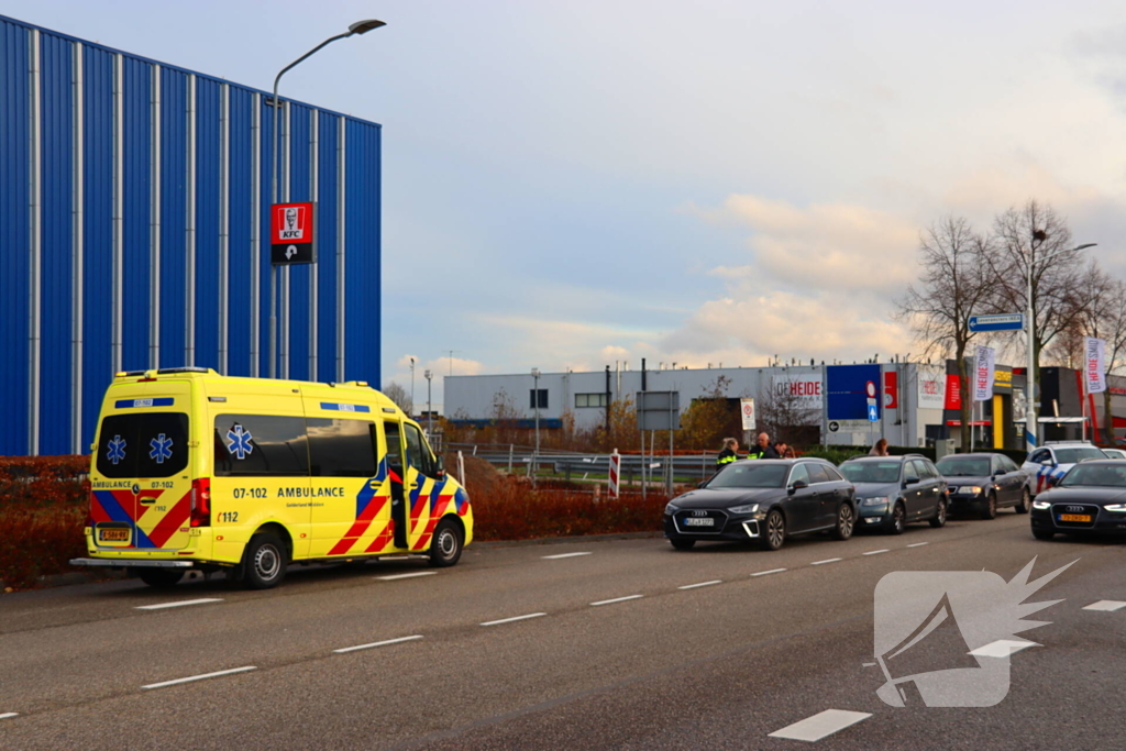 Kop-staartbotsing tussen drie voertuigen