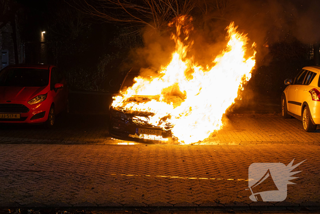 Brandweer ingezet voor autobrand