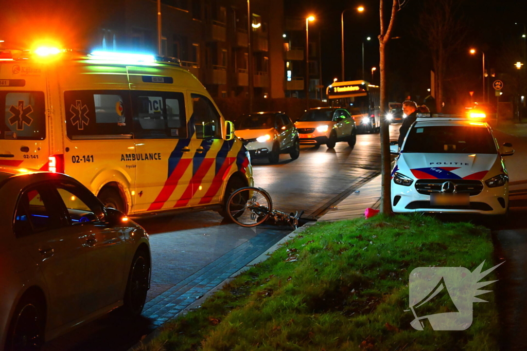 Fietser zwaargewond bij aanrijding met auto