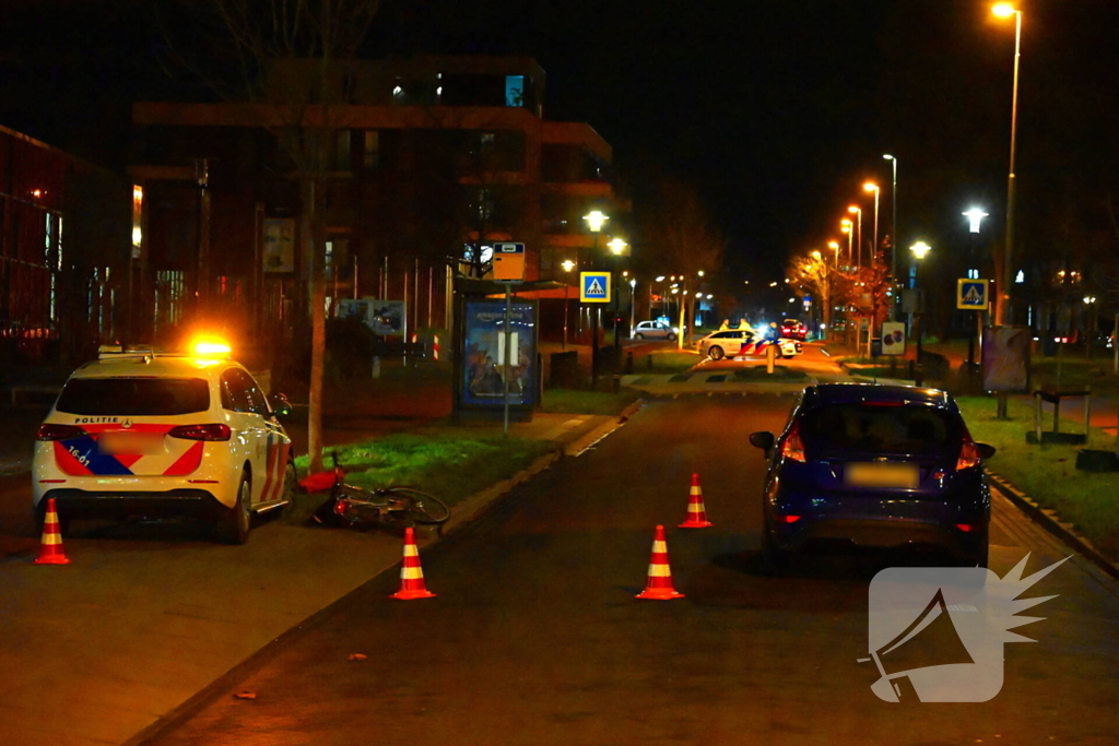 Fietser zwaargewond bij aanrijding met auto