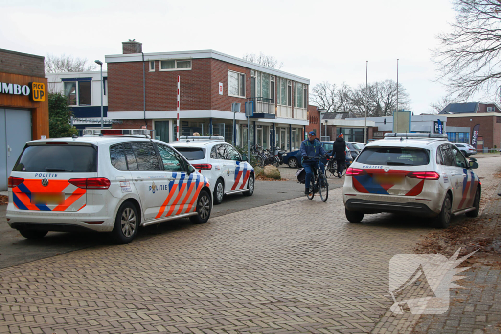 Gewonde na mishandeling valt ambulancemedewerkers aan