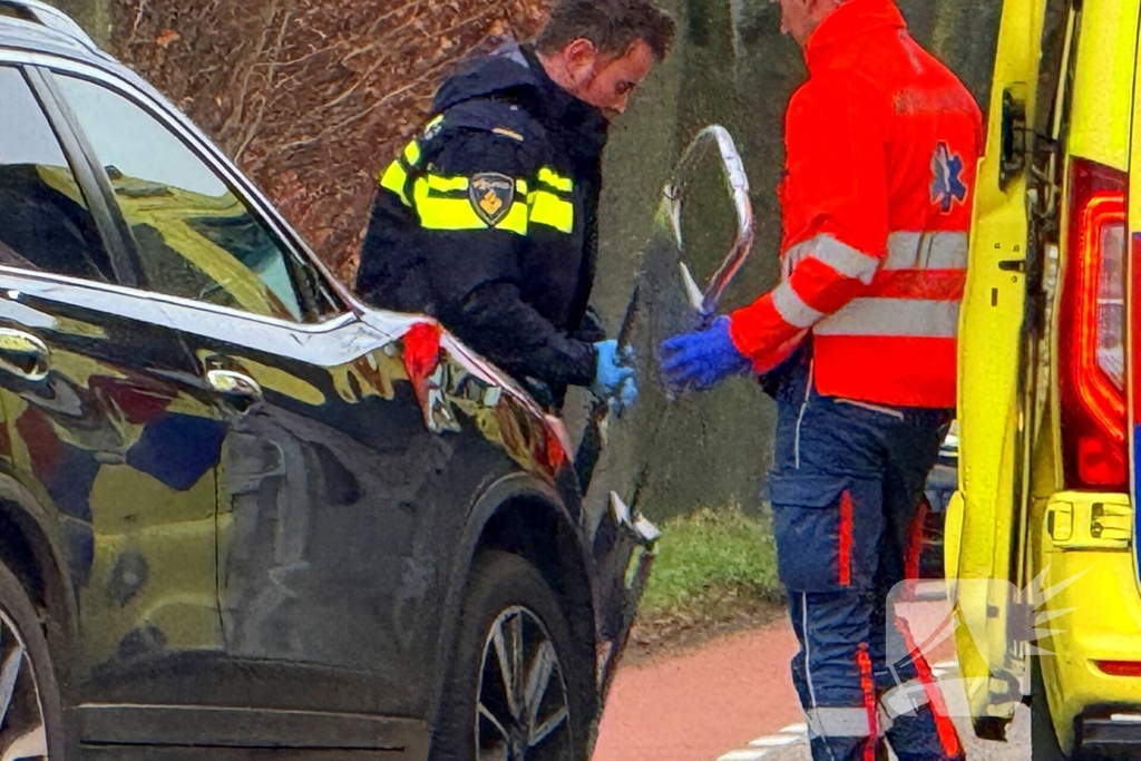 Fietser gewond bij botsing met auto