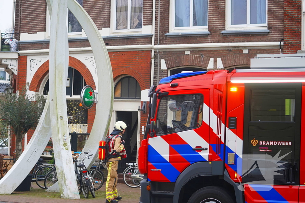 Brandweer controleert woning na melding van brand