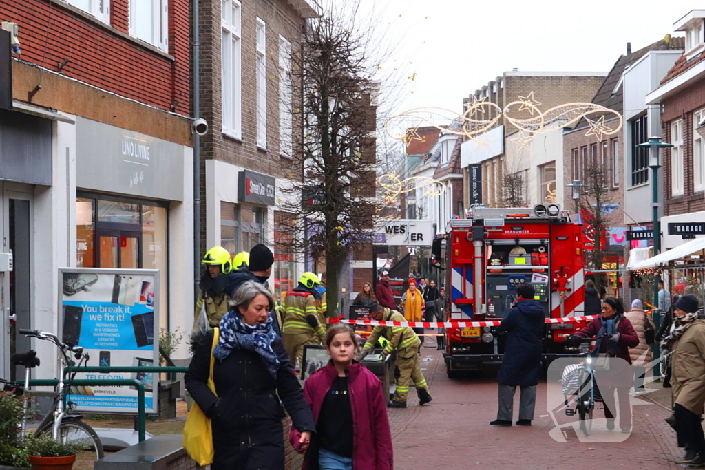 Drukke winkelstraat afgesloten wegens gaslucht