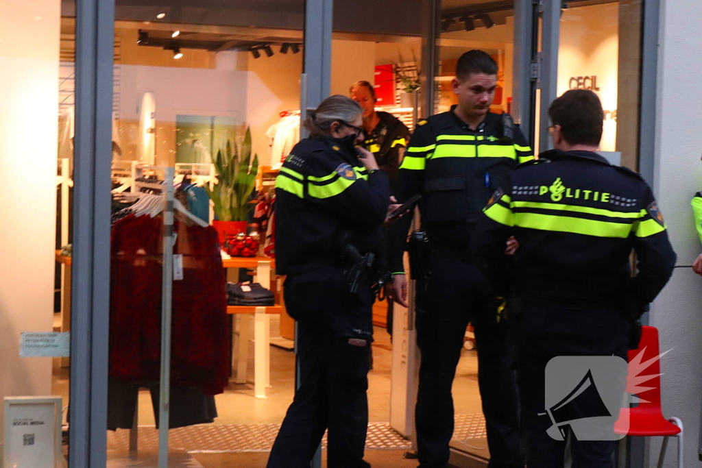 Drukke winkelstraat afgesloten wegens gaslucht