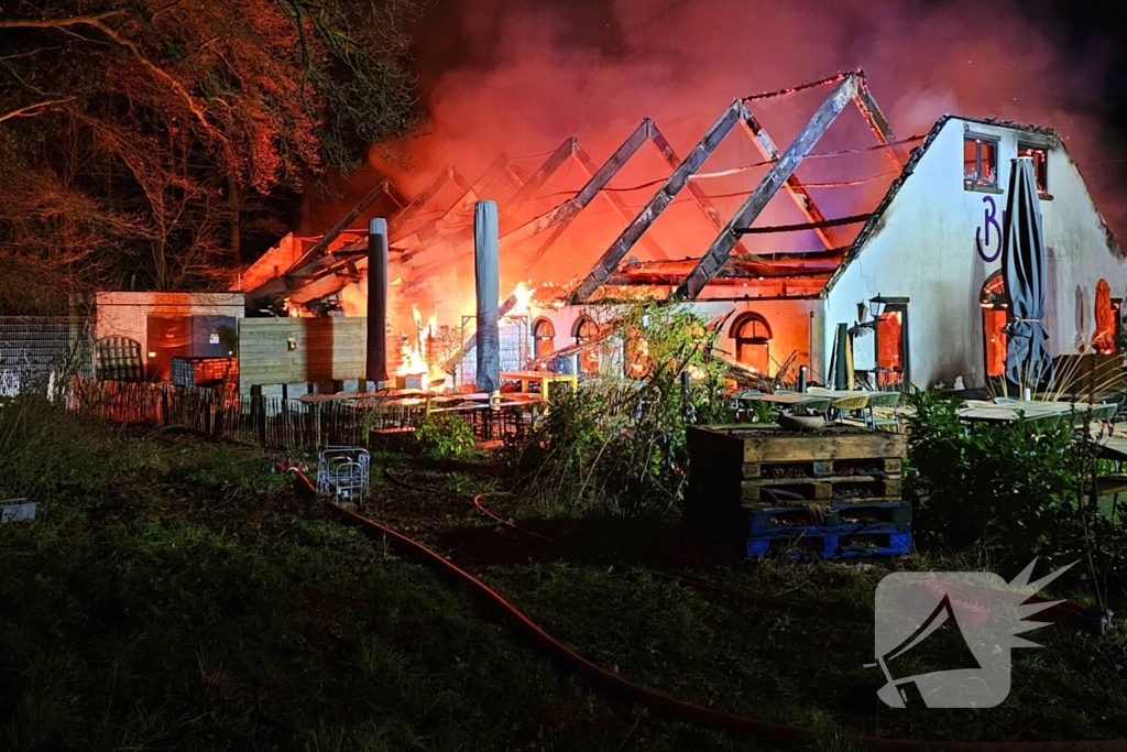 Uitslaande brand verwoest pannenkoekenrestaurant