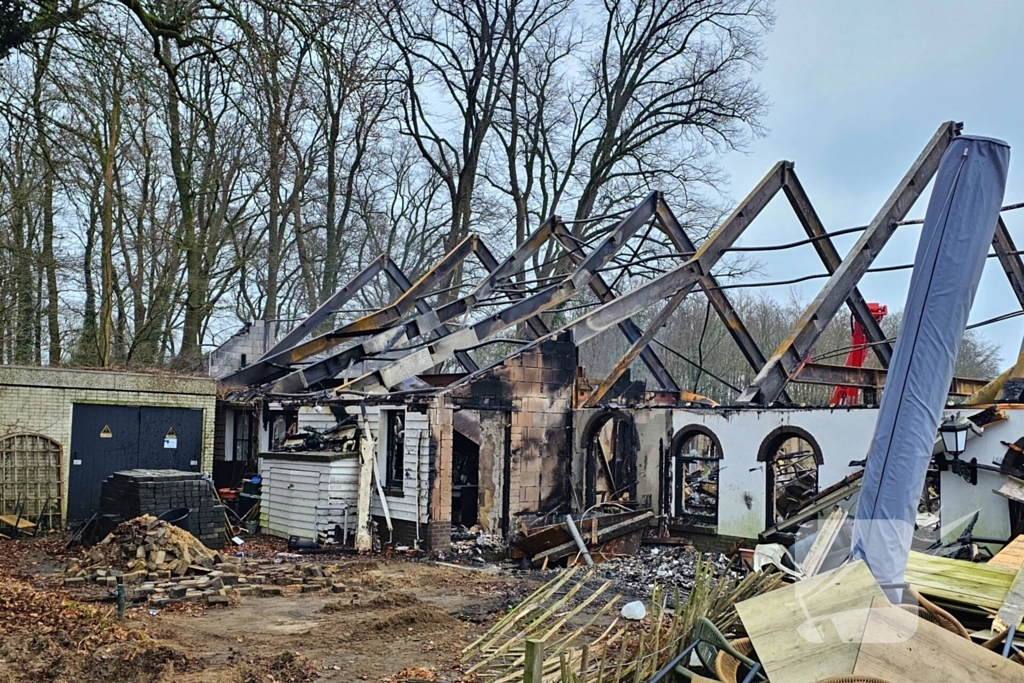 Pannenkoekenhuis compleet verwoest na enorme brand