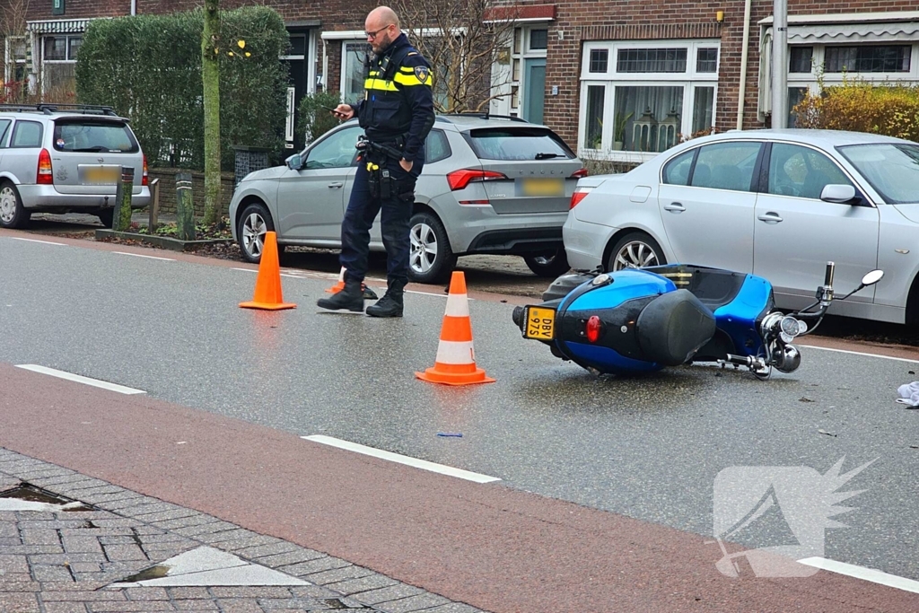 Scooterrijder geschept door automobilist