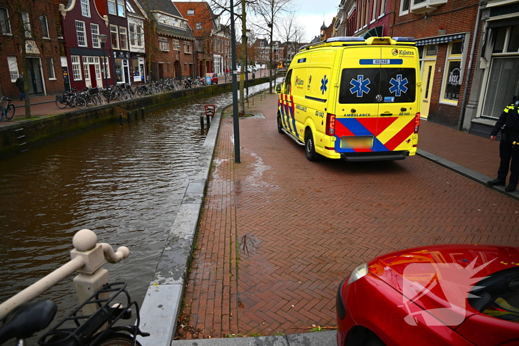 Fietsster belandt in gracht