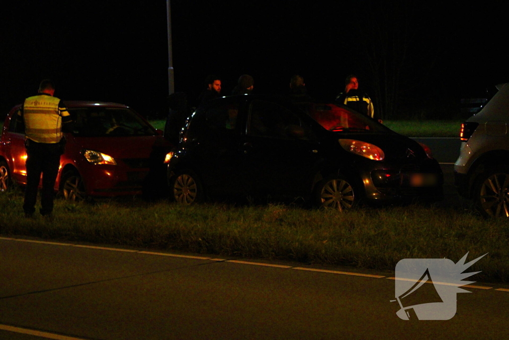 Auto's komen in botsing op N201