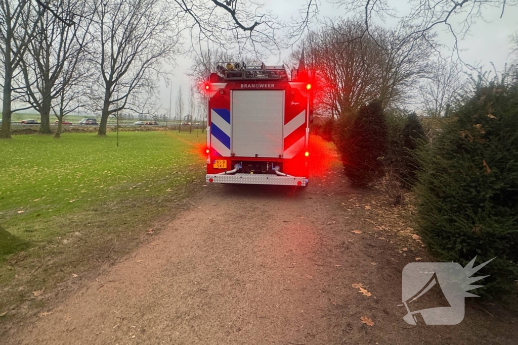 Brandweer ingezet voor brandende boomstronk