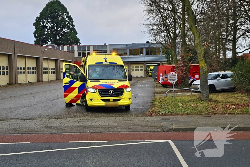 E-biker en automobilist met elkaar in botsing