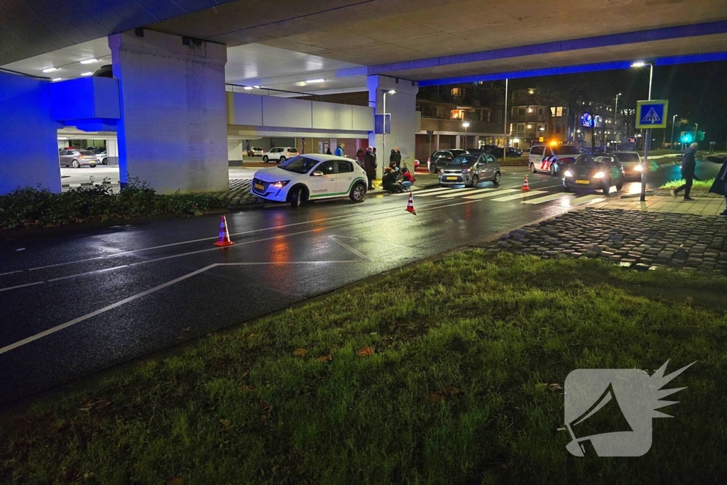 Voetganger aangereden door automobilist op oversteekplaats