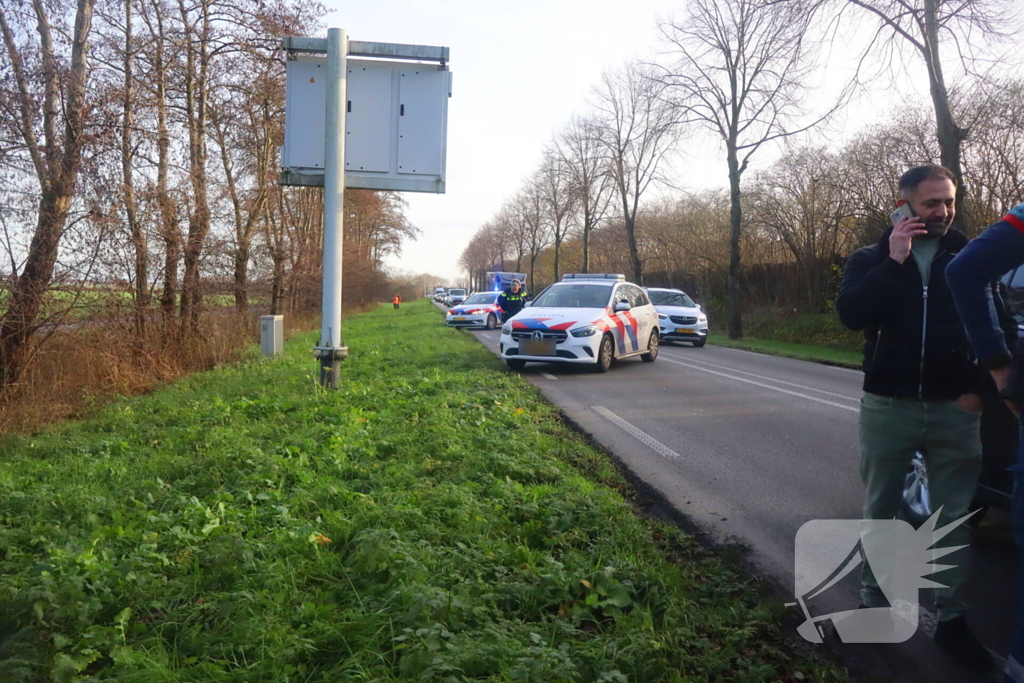 Fikse schade bij kop-staartbotsing tussen drie voertuigen