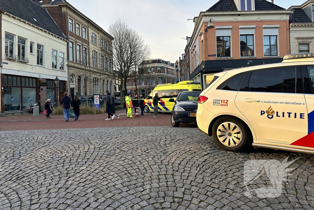 Verkeersregelaar gewond bij aanrijding