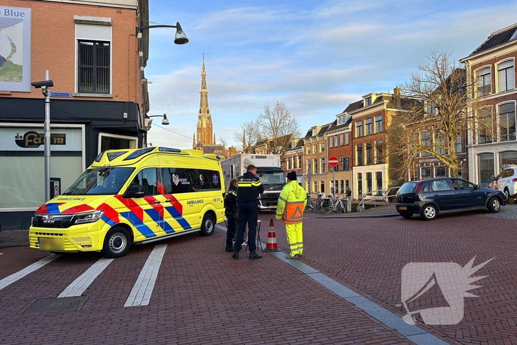 Verkeersregelaar gewond bij aanrijding