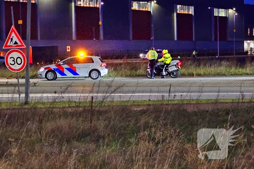 Politie houdt alcoholcontrole op rotonde