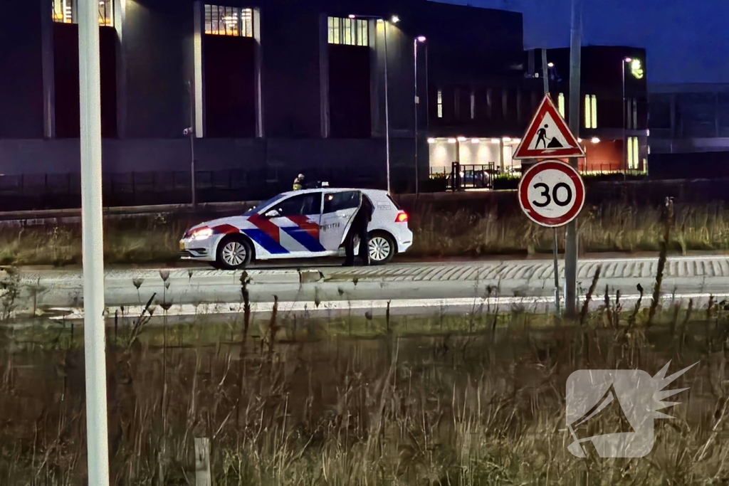 Politie houdt alcoholcontrole op rotonde