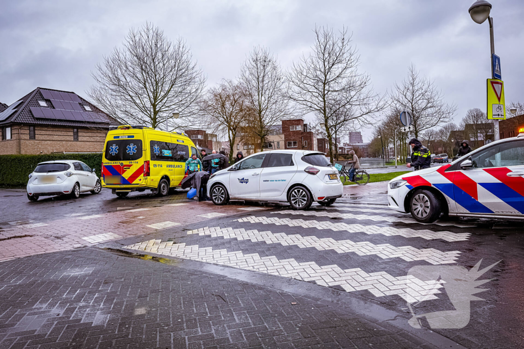 Jongedame op step aangereden door auto