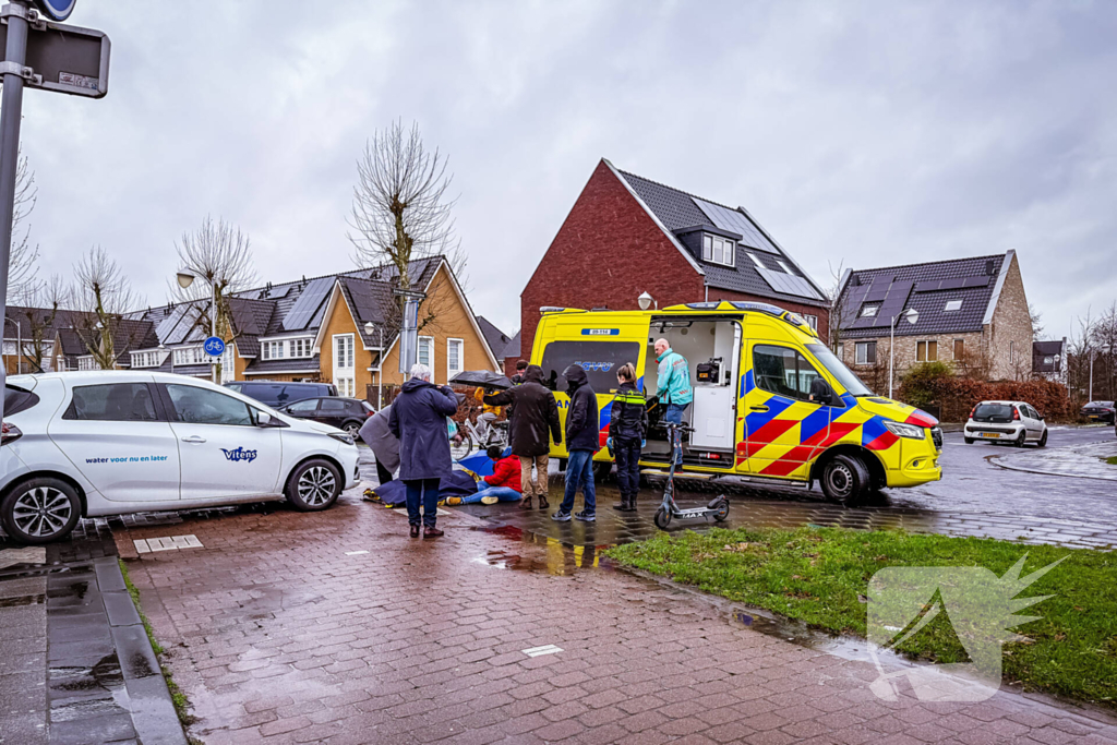 Jongedame op step aangereden door auto