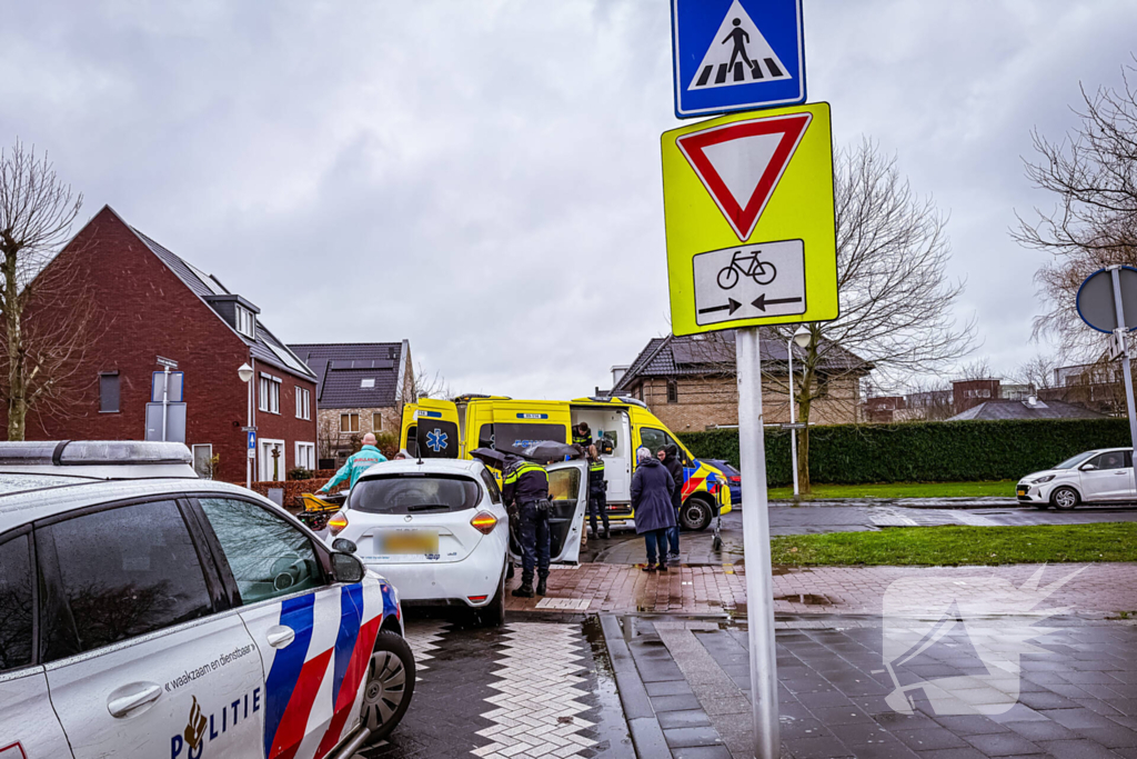 Jongedame op step aangereden door auto