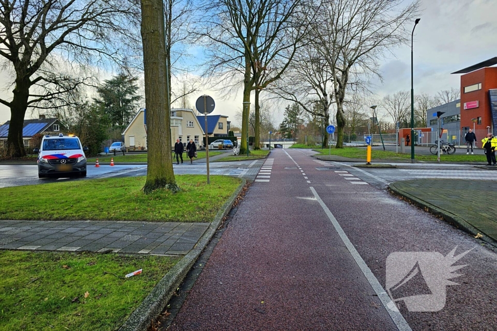 Fietser zwaargewond bij aanrijding met auto, traumateam ingezet