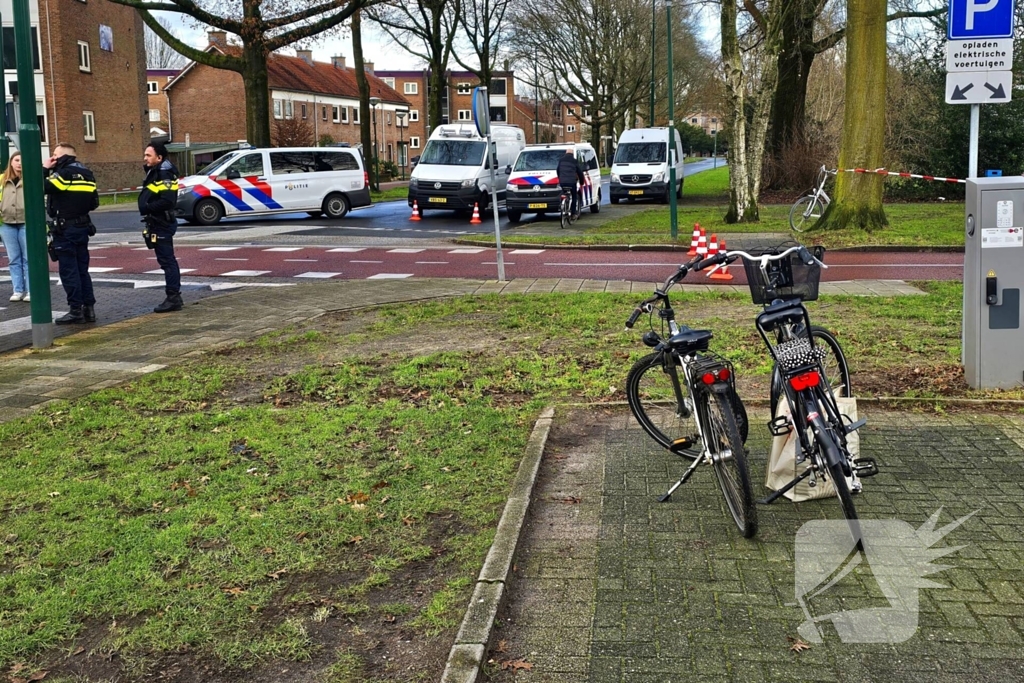 Fietser zwaargewond bij aanrijding met auto, traumateam ingezet