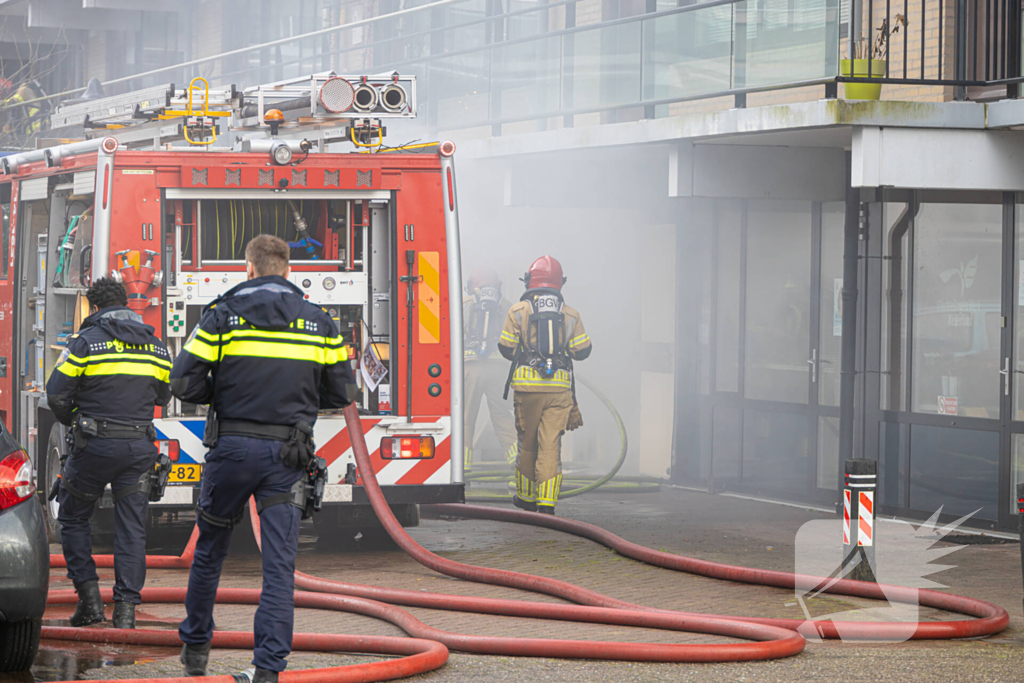 Wooncentrum deels ontruimd wegens containerbrand in berging