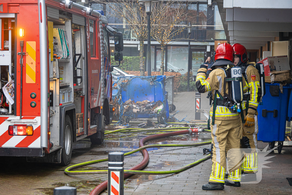 Wooncentrum deels ontruimd wegens containerbrand in berging