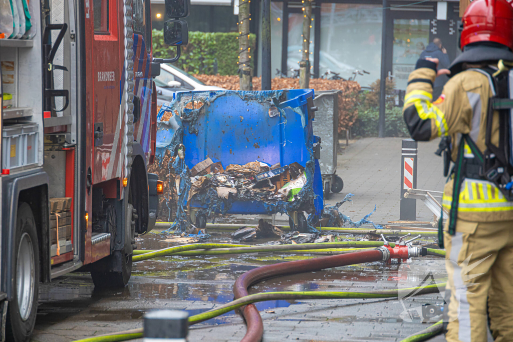 Wooncentrum deels ontruimd wegens containerbrand in berging