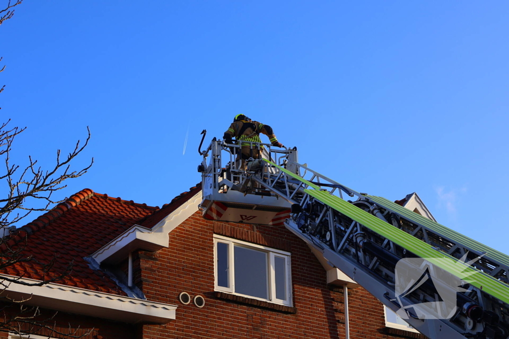 Losse daklijst snel hersteld door brandweer