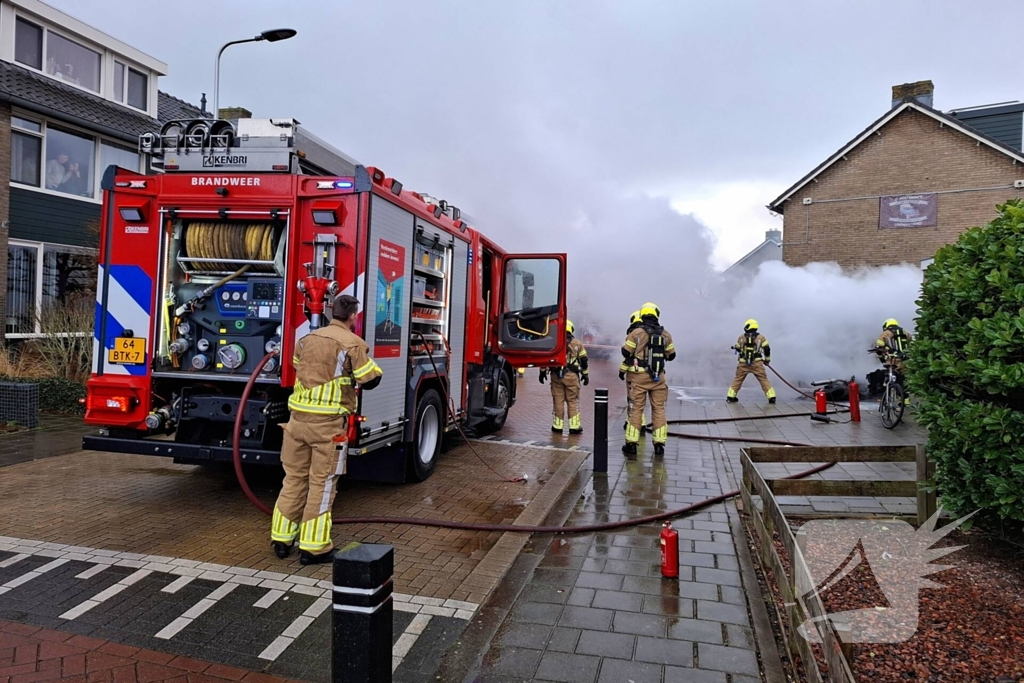 Motorfiets vliegt in brand