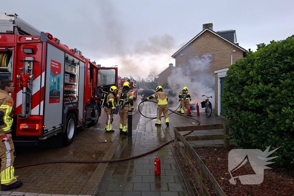 Motorfiets vliegt in brand