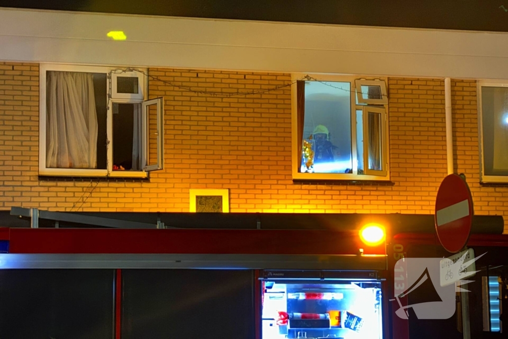 Woning vol rook door brandende oven