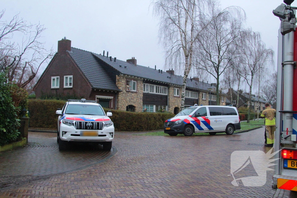 Traplift defect, vrouw boven vast in woning