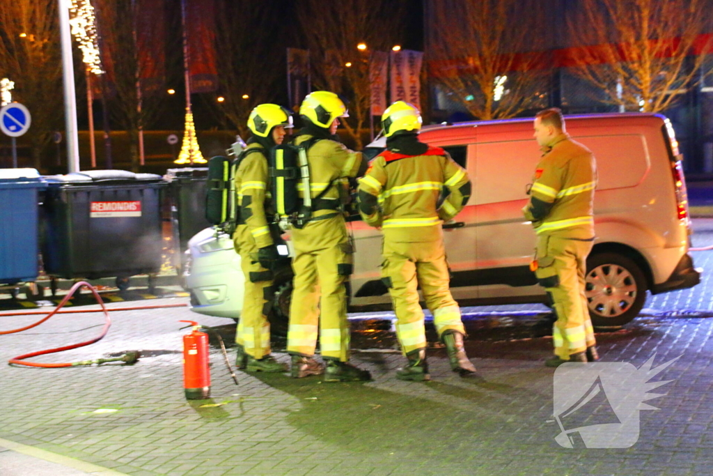 Brandweer ingezet voor autobrand