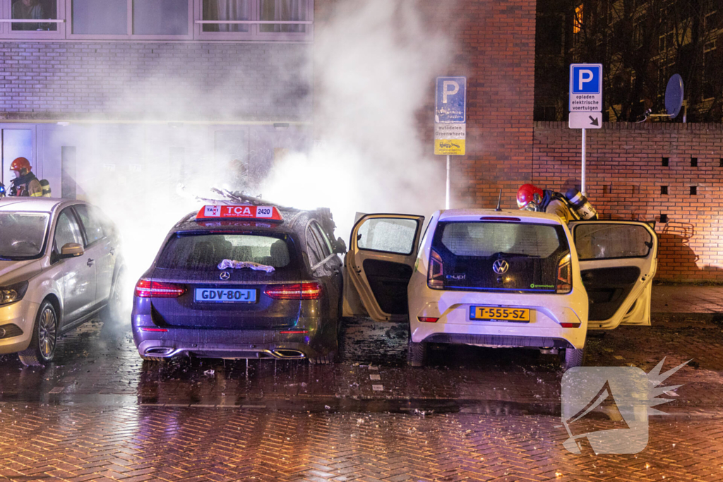 Taxi verwoest door brand