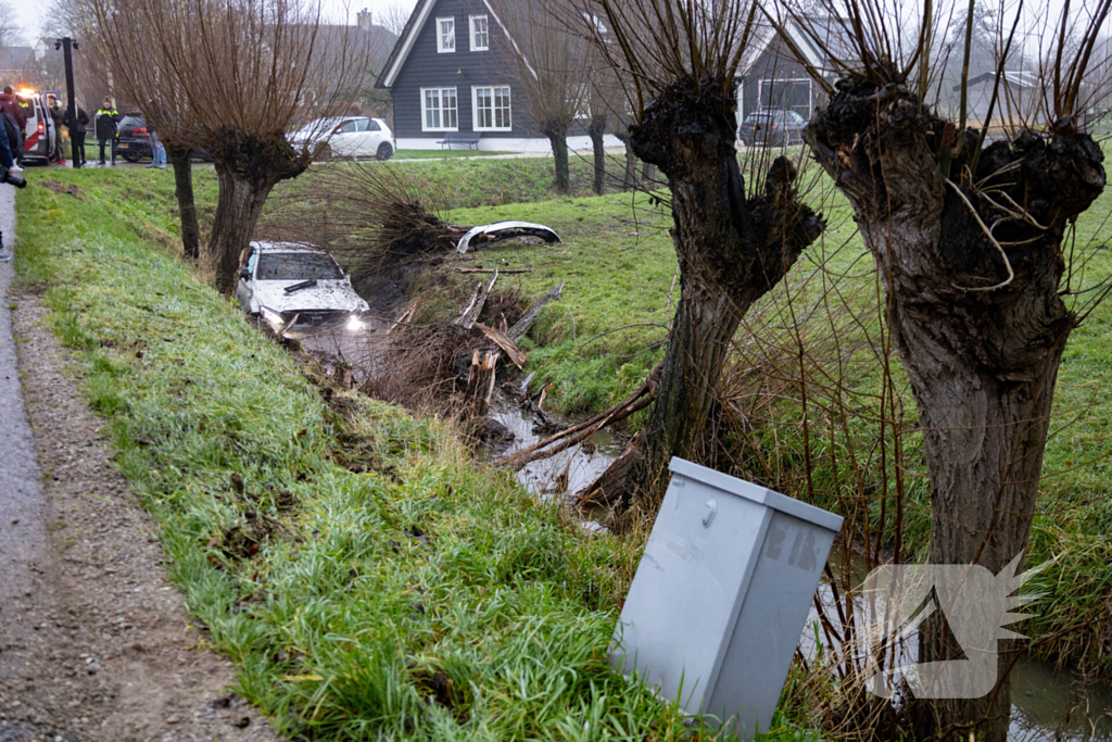 Forse schade bij te water geraakte auto