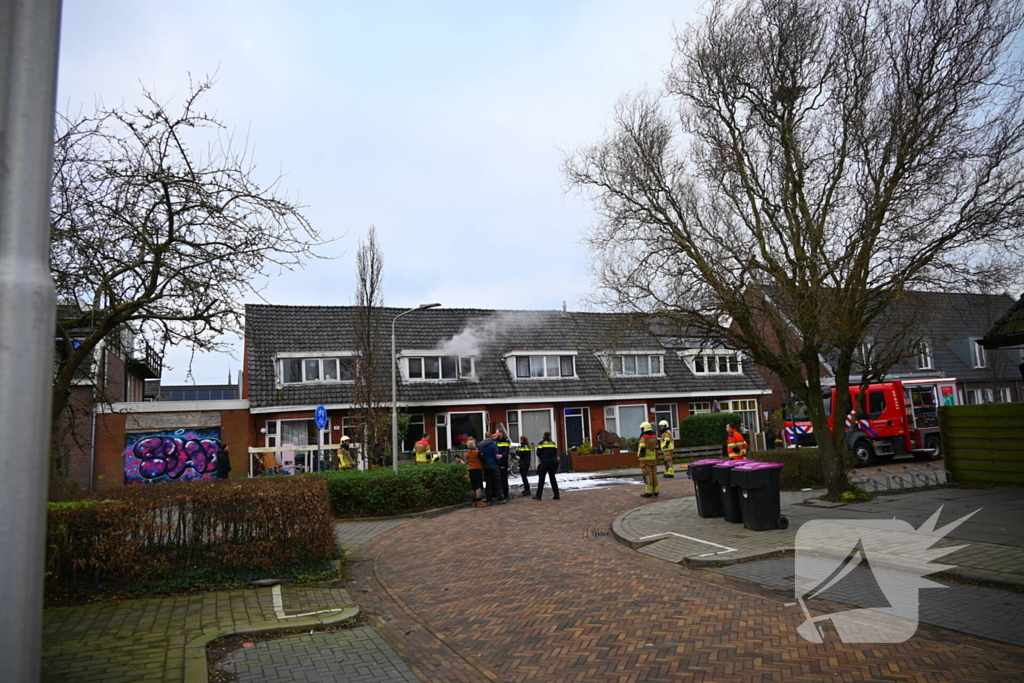 Flinke rook ontwikkeling bij brand in woning