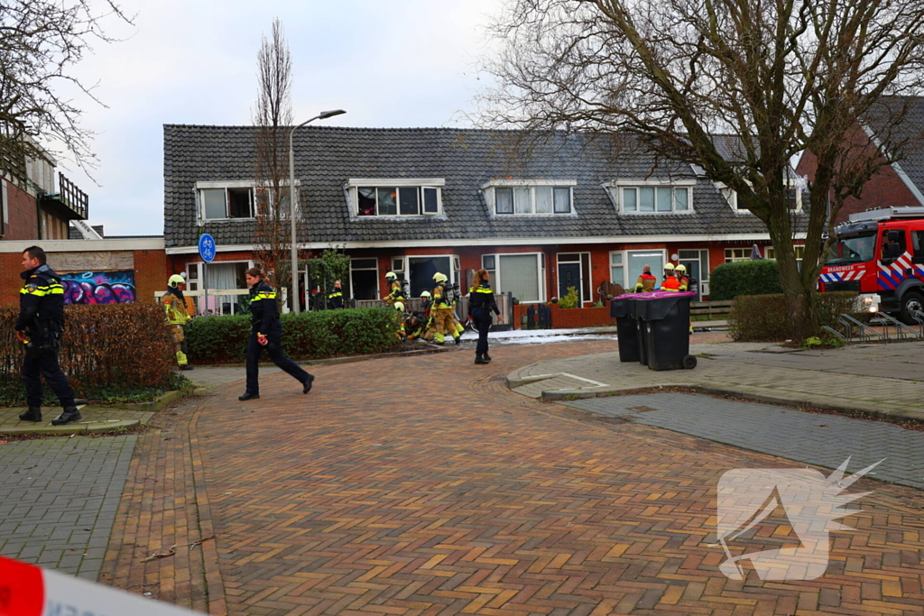 Flinke rook ontwikkeling bij brand in woning