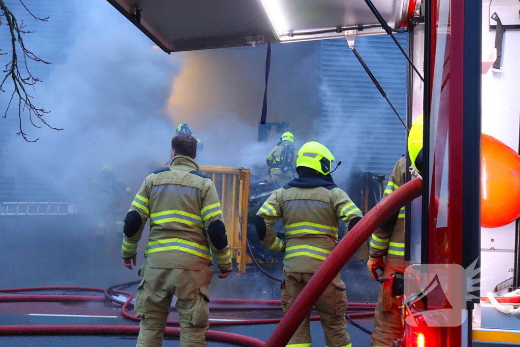 Flinke brand bij isolatiebedrijf