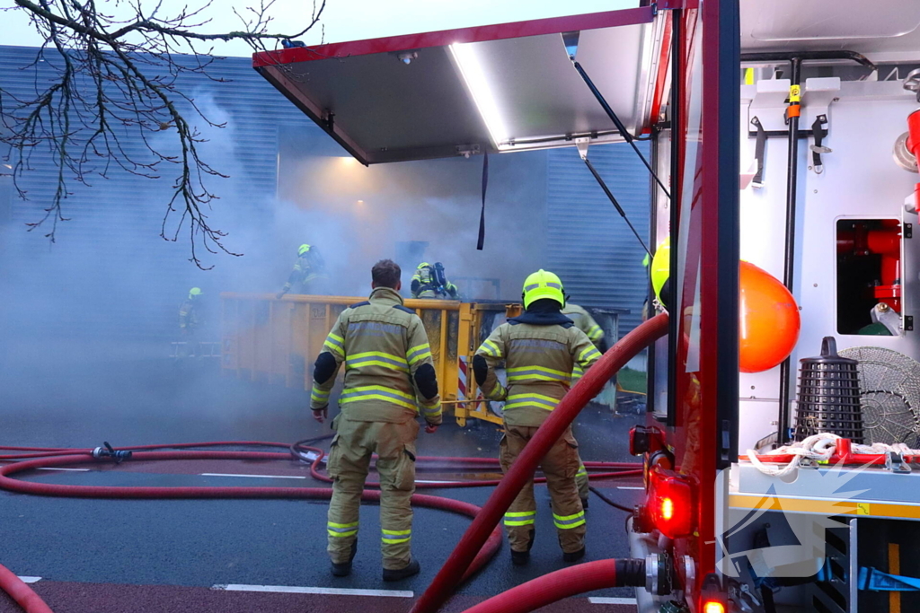 Flinke brand bij isolatiebedrijf