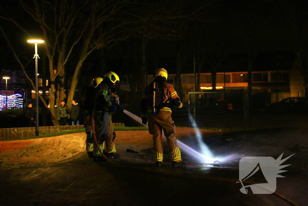 Brandweer blust kerstbomen