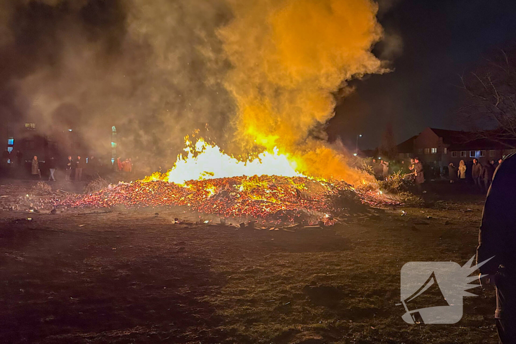 Vreugdevuur vanavond al ontstoken