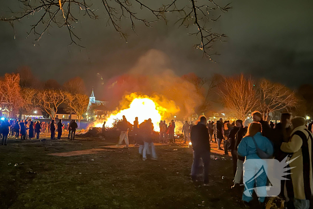 Vreugdevuur vanavond al ontstoken