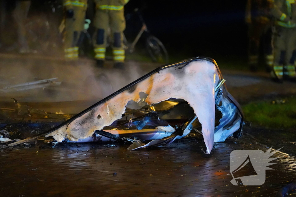 Vouwwagen uitgebrand tijdens feest