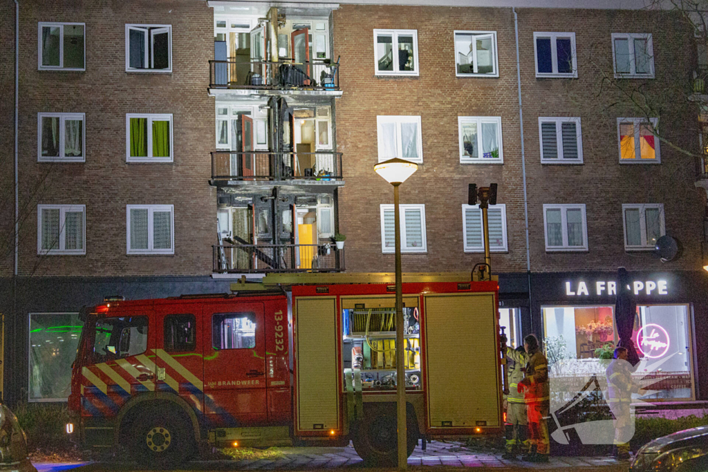 Grote brand op balkon van flat