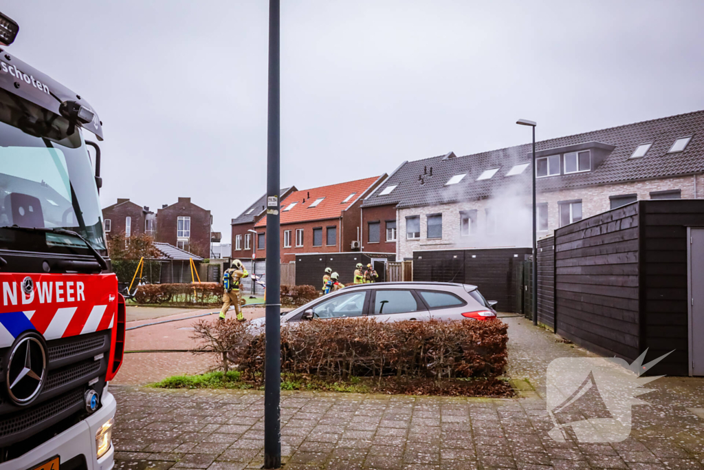 Uitslaande brand in schuur