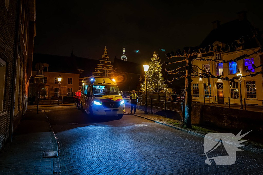 Persoon ernstig gewond op straat